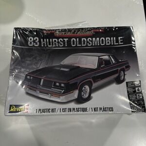 Revell 85-4317 1983 Hurst Oldsmobile 1:25 Plastic Model Kit NIB sealed READ
